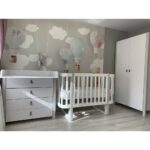 Dulap Maia 960 alb gri deschis, detaliu de interior și finisaj 1