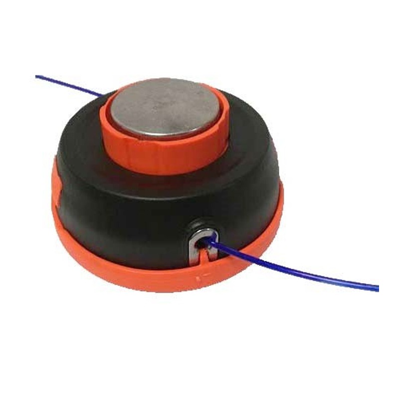 Tambur universal pentru motocoasă, vedere de sus Tambur universal de motocoasă negru cu portocaliu, cu buton cu capac metalic și fir albastru prin ochiurile laterale