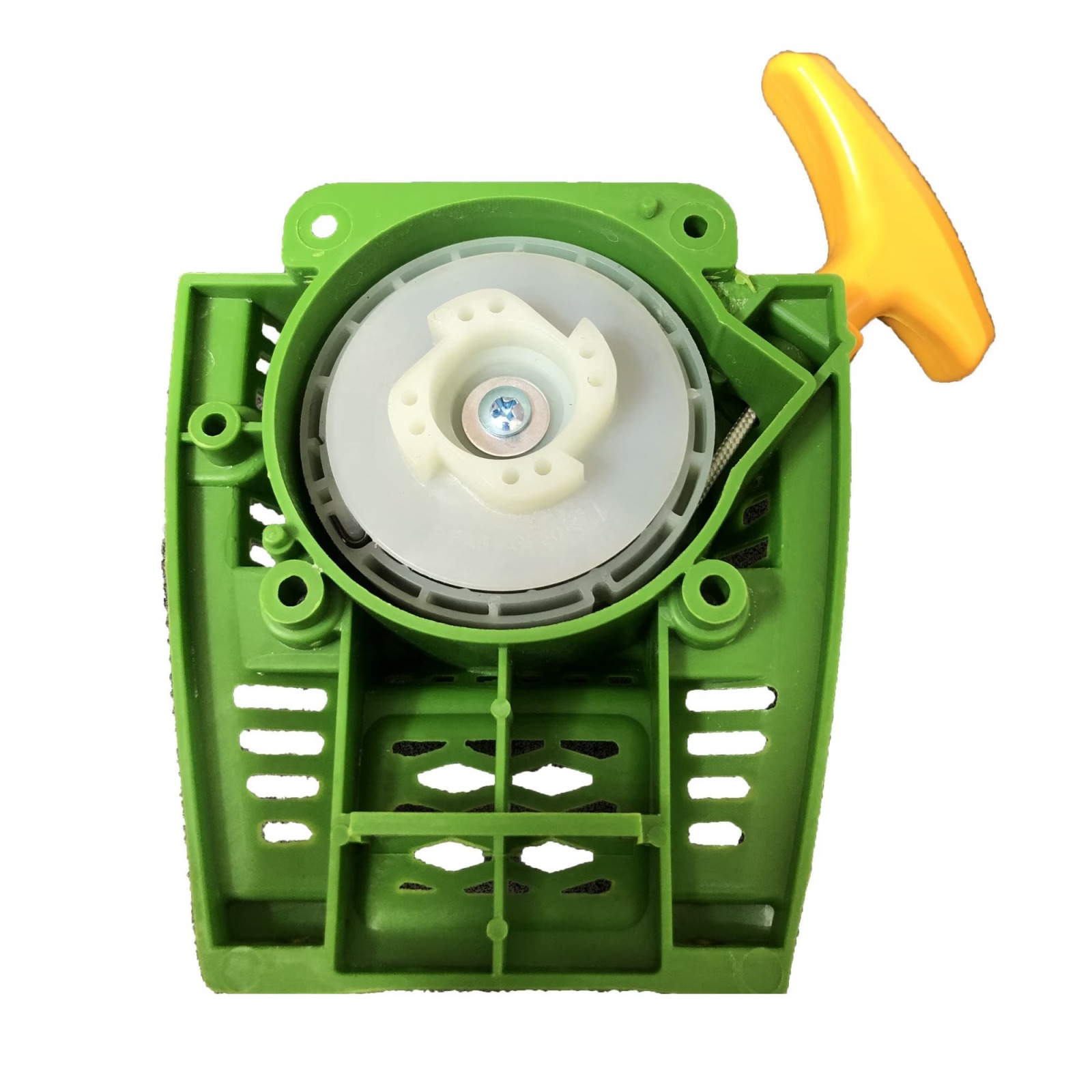 Demaror motocoasă PROCRAFT T4350, vedere din interior Demaror pentru motocoasa PROCRAFT T4350, cu carcasă verde din plastic, mâner galben în T și fulie albă, văzut din interior