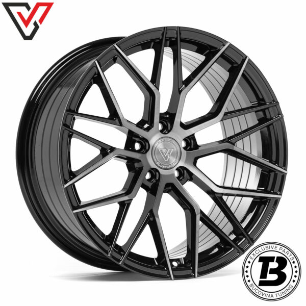 Jantă Vennom Flowforged VFF.5 neagră periată, fotografiată din față în unghi