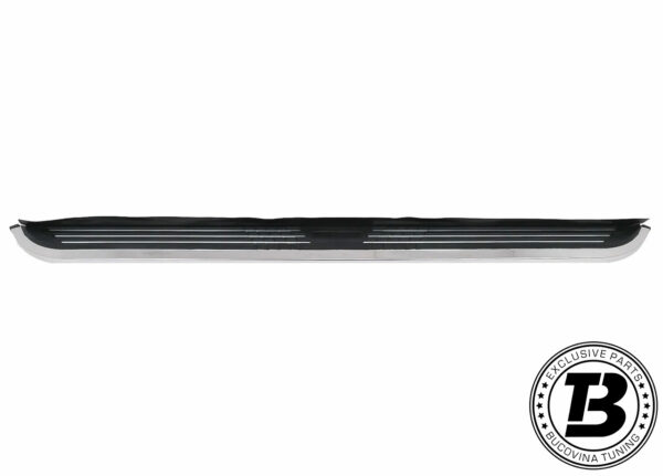 Prag treaptă pentru Ford Kuga II văzut din lateral, cu muchia din aluminiu lustruit