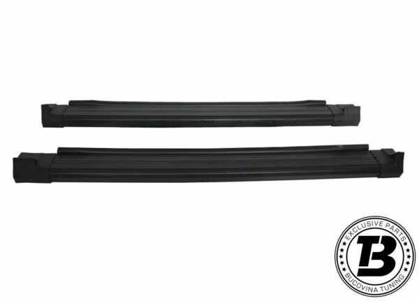 Praguri trepte pentru RAV4 XA40 văzute din lateral, cu capetele din plastic