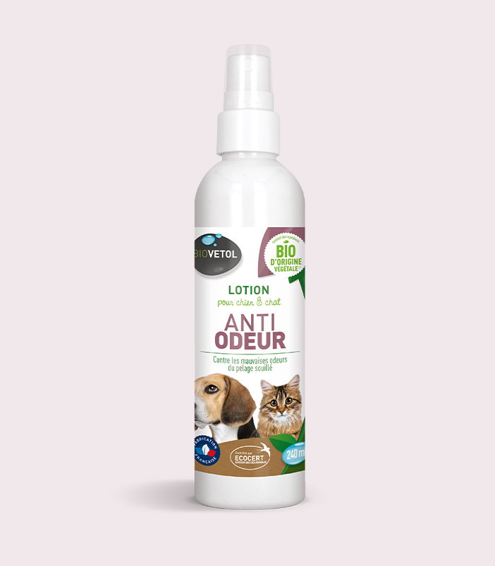 Loțiune spray bio odorizantă Biovetol pentru căței și pisici Loțiune spray bio odorizantă Biovetol, flacon cu pulverizator și un câine și o pisică pe etichetă