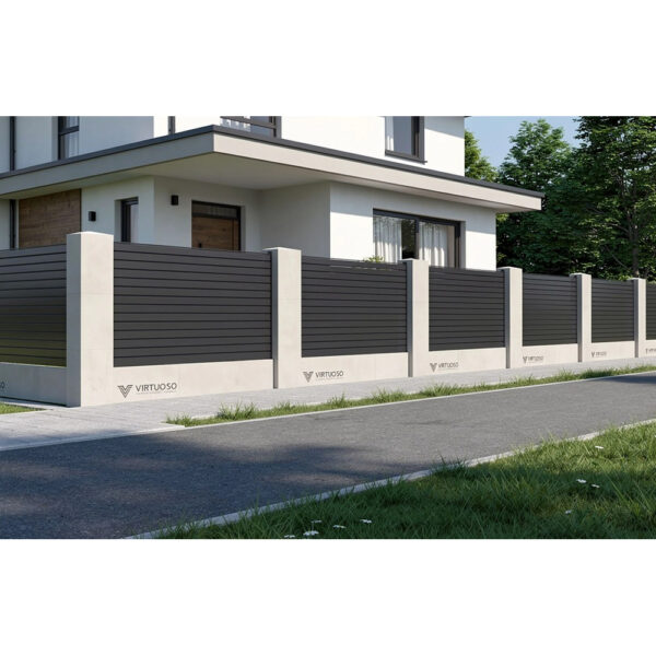 Gard Jaluzea Deluxe montat pe soclu de beton în fața unei case moderne, vedere din stradă