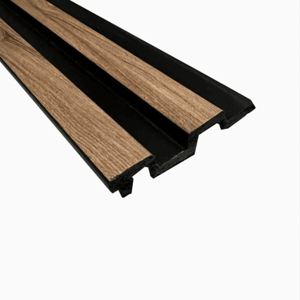 Panou riflat FDE134 din polimer dur, două lamele cu aspect de lemn pe fond negru, capăt tăiat