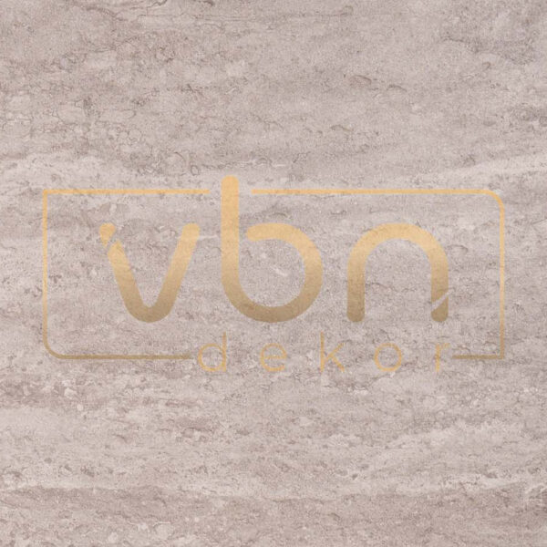 Piatră flexibilă Travertine Cloud Grey, suprafață gri caldă de travertin cu vinișoare orizontale și pori fini
