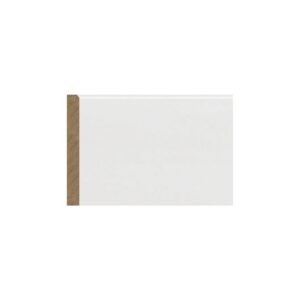 Plintă MDF albă M 1018 de 13,1 cm cu fața dreaptă, vedere frontală cu secțiunea barei