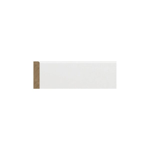 Plintă MDF albă M 1326 de 6 cm cu profil drept, vedere frontală cu secțiunea barei