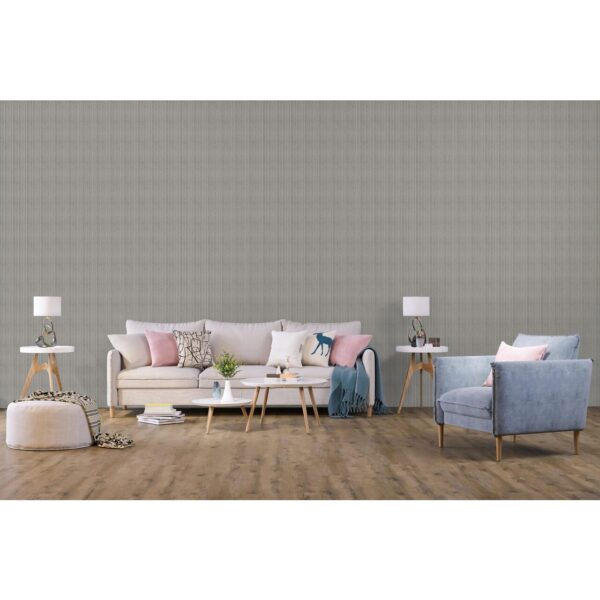 Living cu canapea crem și fotoliu albastru, pe un perete întreg placat cu riflaj gri JC1076-576CM