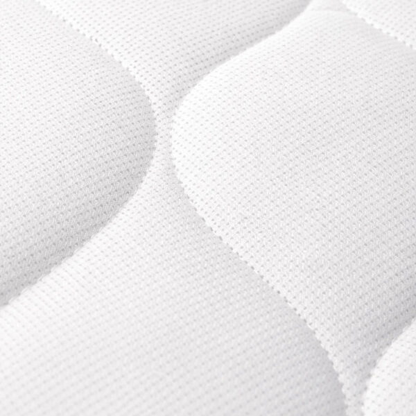 Detaliu al husei albe a saltelei PureComfort, matlasată în valuri