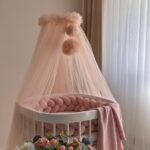 Baldachin din tul pentru pătuț bebe, roz pudră, textura materialului