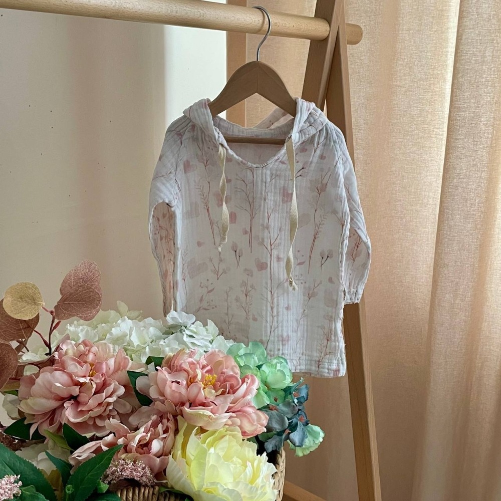 Bluză cu glugă din muselină pentru copii, inimioare roz, bumbac 100%, vedere de ansamblu Bluză cu glugă din muselină pentru copii, inimioare roz, bumbac 100%, vedere de ansamblu
