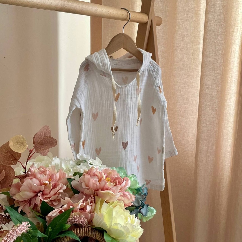 Bluză cu glugă din muselină pentru copii, inimioare, bumbac 100%, vedere de ansamblu Bluză cu glugă din muselină pentru copii, inimioare, bumbac 100%, vedere de ansamblu
