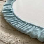 Cearșaf pentru cărucior din muselină albastru deschis, 45 × 80 cm, pe salteaua căruciorului