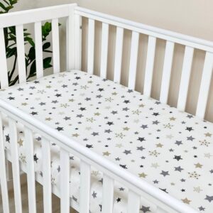 Husă de saltea pătuț 120 × 60 cm din poplin bumbac, steluțe bej, elastic pe margini
