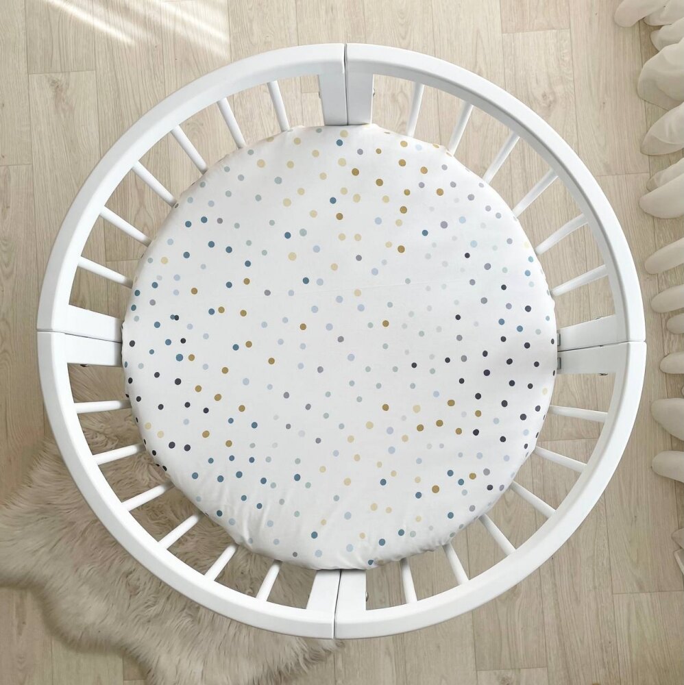 Husă de saltea rotundă pentru pătuț, buline colorate, 70 × 70 cm, vedere de ansamblu Husă de saltea rotundă pentru pătuț, buline colorate, 70 × 70 cm, vedere de ansamblu