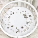 Husă de saltea rotundă pentru pătuț, constelații, 70 × 70 cm, elastic pe toată circumferința