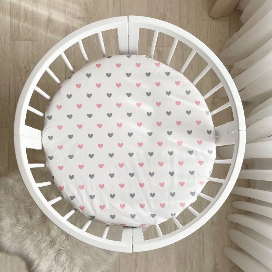Husă de saltea rotundă pentru pătuț, inimioare roz și gri, 70 × 70 cm, vedere de ansamblu Husă de saltea rotundă pentru pătuț, inimioare roz și gri, 70 × 70 cm, vedere de ansamblu