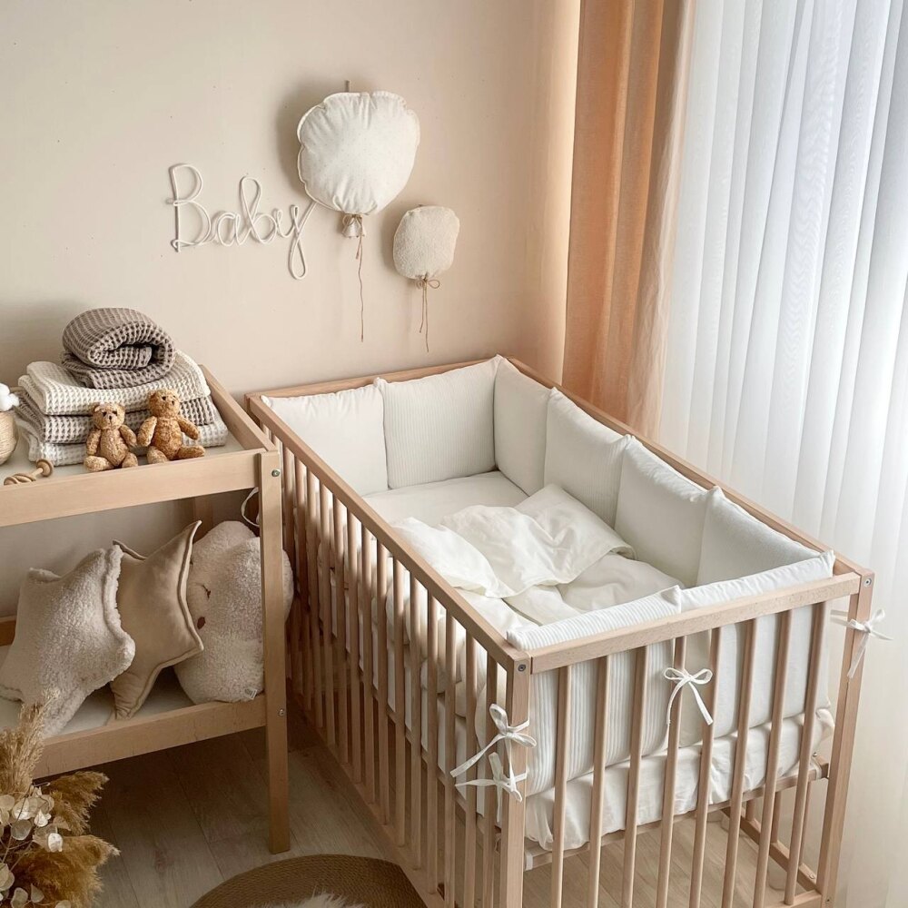 Set complet de lenjerie pentru pătuț, 7 piese Dreams milky, vedere de ansamblu Set complet de lenjerie pentru pătuț, 7 piese Dreams milky, vedere de ansamblu