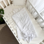 Păturică bebe Delux din bumbac satinat cu dantelă, alb, 80 × 80 cm, detaliu al modelului