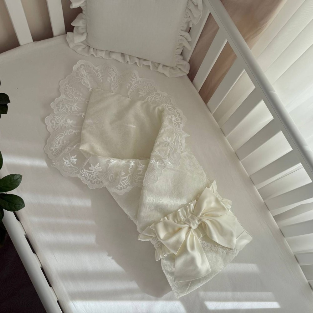 Păturică bebe Delux din bumbac satinat cu dantelă, milky, 80 × 80 cm, vedere de ansamblu Păturică bebe Delux din bumbac satinat cu dantelă, milky, 80 × 80 cm, vedere de ansamblu