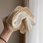 Păturică bebe din muselină cu patru straturi și dantelă, milky, 80 × 100 cm, textura materialului