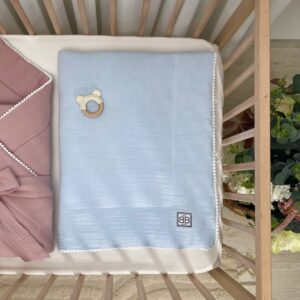 Păturică bebe din muselină cu fundiță, albastru, 80 × 100 cm, detaliu al modelului