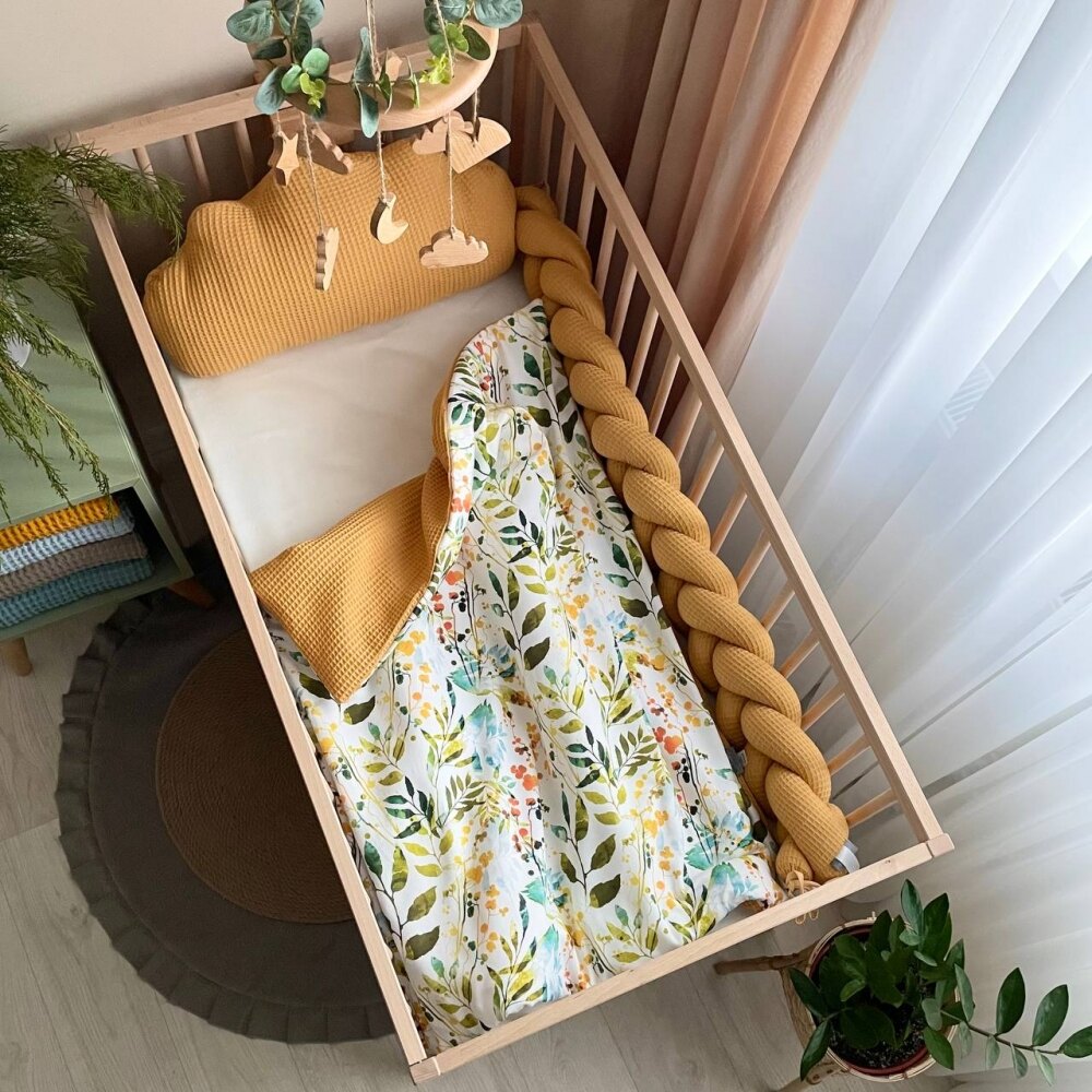 Păturică bebe din satin și stofă de vafe, Nordic muștar, 80 × 100 cm, vedere de ansamblu Păturică bebe din satin și stofă de vafe, Nordic muștar, 80 × 100 cm, vedere de ansamblu