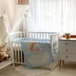 Păturică bebe din satin și velur cu pilotă, elefant albastru, 80 × 100 cm, pliată în plic