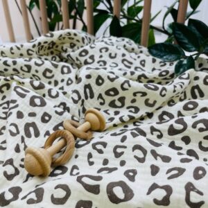 Păturică din muselină pentru bebeluși, imprimeu leopard, 95 × 135 cm, detaliu al modelului