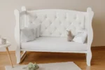 Pătuț tapițat co-sleeping Iași 120 × 60 cm, alb, detaliu al zăbrelelor