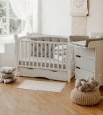 Pătuț tapițat co-sleeping Iași 120 × 60 cm, alb-gri, detaliu al finisajului