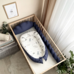 Pernuță decorativă pentru pătuț bebe, Norișor albastru, din țesătură waffle, nuanța reală