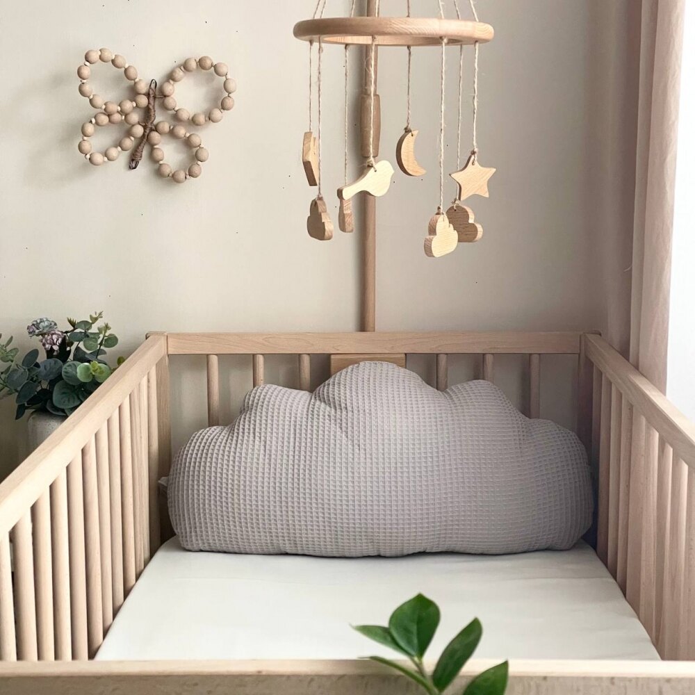 Pernuță decorativă pentru pătuț bebe, Norișor gri, din țesătură waffle, vedere de ansamblu Pernuță decorativă pentru pătuț bebe, Norișor gri, din țesătură waffle, vedere de ansamblu