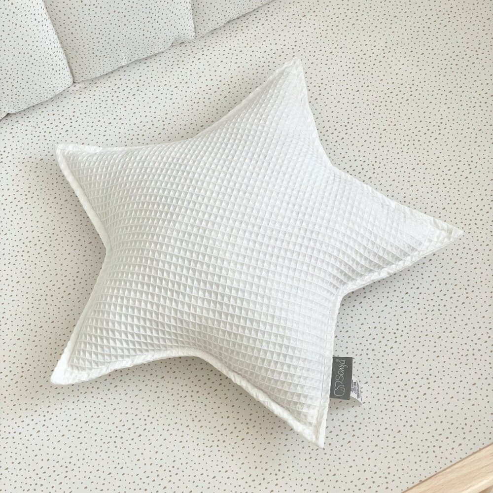 Pernuță decorativă pentru pătuț bebe, Steluță albă, din țesătură waffle, vedere de ansamblu Pernuță decorativă pentru pătuț bebe, Steluță albă, din țesătură waffle, vedere de ansamblu