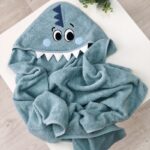 Prosop cu glugă din bumbac pentru copii, model Dinozaur, 80 × 100 cm, vedere de ansamblu
