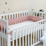 Apărătoare laterală împletită pentru pătuț, roz, 220 × 18 cm, detaliu al modelului