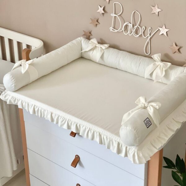 Saltea de înfășat cu role laterale, milky, 60 × 80 × 10 cm, detaliu al modelului