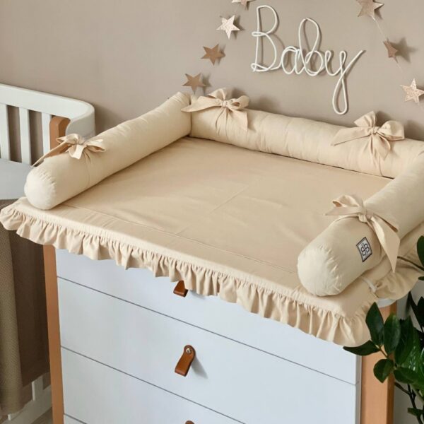 Saltea de înfășat cu role laterale, crem, 60 × 80 × 10 cm, detaliu al modelului