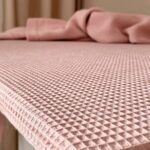 Saltea pentru masă de înfășat, roz pudră, 70 × 80 × 3 cm, textura materialului