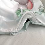 Set lenjerie de schimb 3 piese pentru pătuț, Elefănțel vesel, margini și cusături