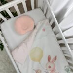 Set lenjerie de schimb 3 piese pentru pătuț, Iepuraș vesel, textura materialului