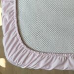 Set lenjerie de schimb 3 piese pentru pătuț, Inimioare roz, prezentare