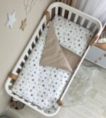 Set lenjerie de schimb 3 piese pentru pătuț, Steluțe bej, detaliu al modelului