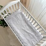 Set lenjerie de schimb 3 piese pentru pătuț, Velvet gri, detaliu al modelului