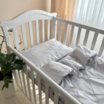 Set lenjerie de schimb 3 piese pentru pătuț, Velvet gri, textura materialului