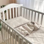 Set lenjerie de schimb 3 piese pentru pătuț, Velvet latte, textura materialului