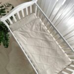 Set lenjerie de schimb 3 piese pentru pătuț, Velvet latte, detaliu al modelului