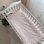 Set lenjerie de schimb 3 piese pentru pătuț, Velvet roz, detaliu al modelului