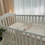 Set lenjerie de schimb 3 piese pentru pătuț, Velvet roz, margini și cusături